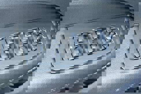 Certified 2025 Volvo S60 B5 Core image 16