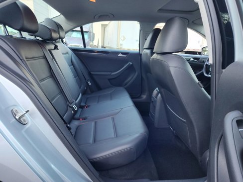 Used 2016 Volkswagen Jetta SEL Premium image 13