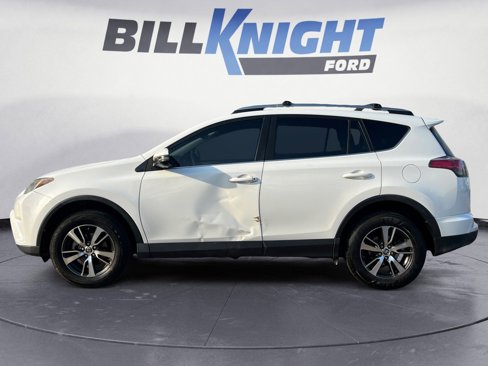Used 2018 Toyota RAV4 XLE image 2