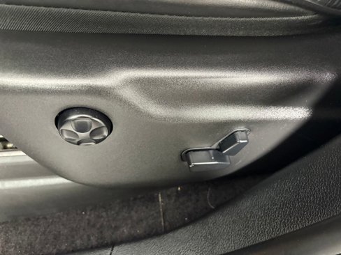 Used 2017 Jeep Grand Cherokee Overland image 15