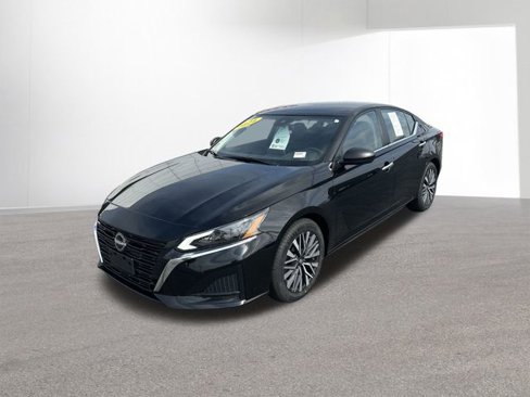 Certified 2024 Nissan Altima 2.5 SV image 2