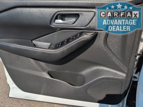 Used 2024 Nissan Rogue SV image 15