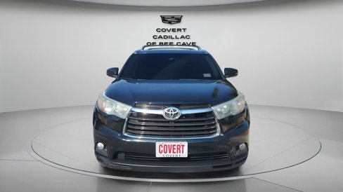 Used 2016 Toyota Highlander XLE image 2