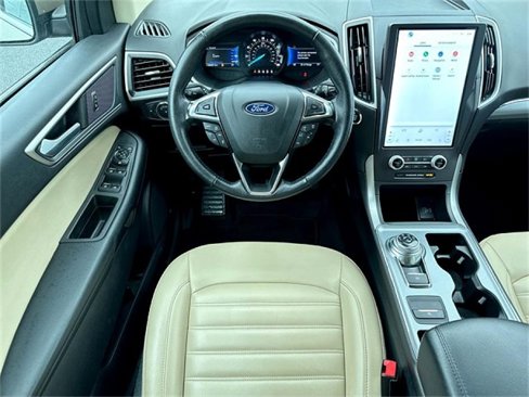 Used 2021 Ford Edge SEL w/ Convenience Package image 3