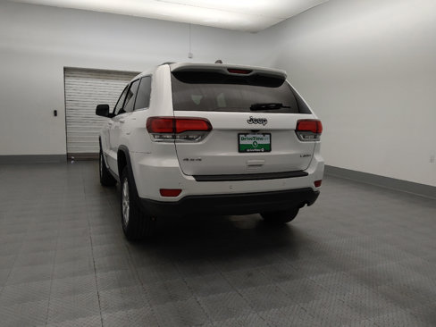 Used 2020 Jeep Grand Cherokee Laredo image 6