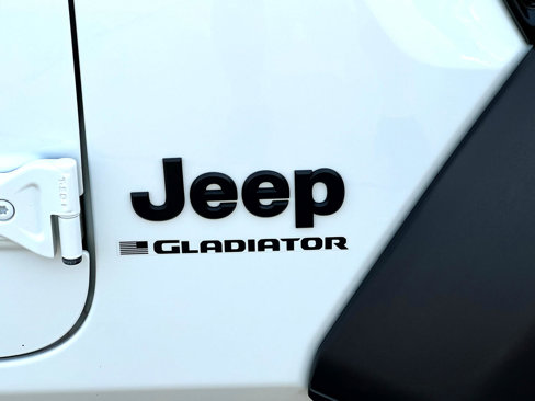 Used 2023 Jeep Gladiator Sport image 28
