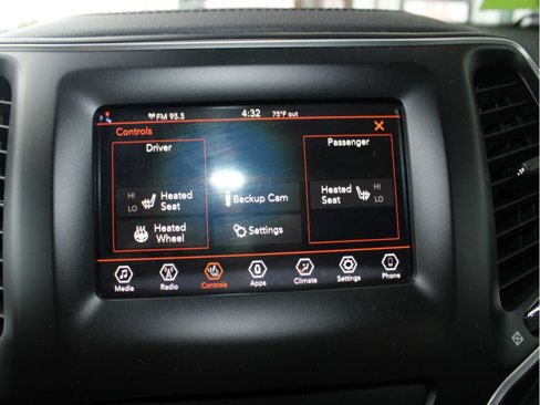 Certified 2020 Jeep Cherokee Latitude Plus image 17