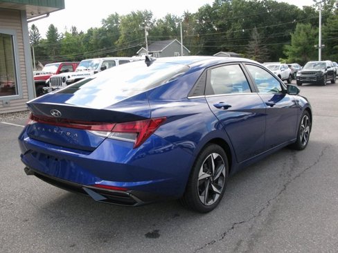 Used 2022 Hyundai Elantra SEL w/ Convenience + Premium Package image 4