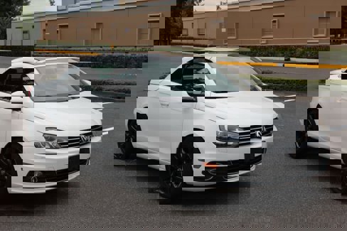 Used 2013 Volkswagen Eos Lux image 3