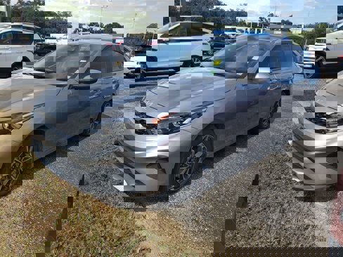 Used 2023 Kia Forte LXS image 2