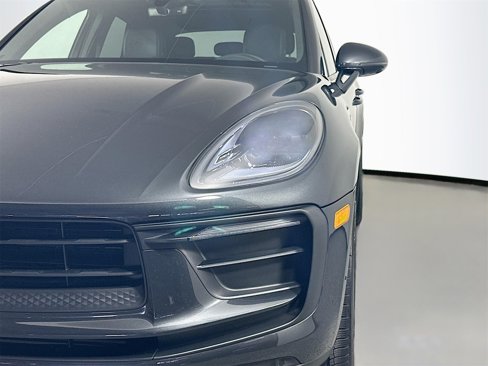 Used 2025 Porsche Macan image 14