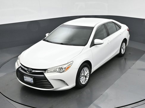 Used 2016 Toyota Camry LE image 53
