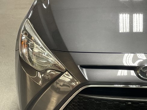 Used 2020 Toyota Yaris LE image 5