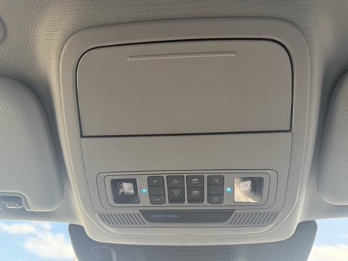 Used 2021 Ford Explorer XLT w/ Equipment Group 202A image 28
