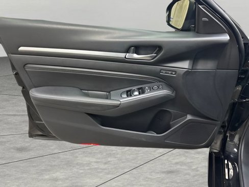 Used 2019 Nissan Altima 2.5 Platinum image 10
