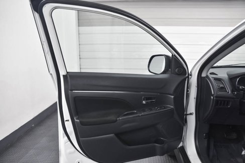 Used 2020 Mitsubishi Outlander Sport ES image 9