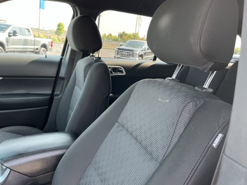 Used 2013 Ford Explorer XLT w/ Class III Trailer Tow Pkg image 13