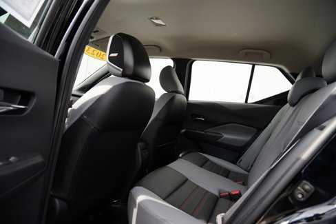 Used 2023 Nissan Kicks SR w/ SR Premium Package image 18