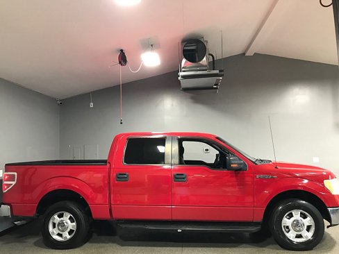 Used 2010 Ford F150 XLT image 2