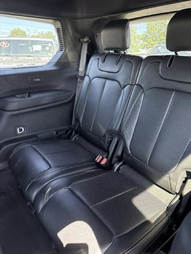 Used 2024 Jeep Grand Cherokee L Limited w/ Luxury Tech Group II image 7
