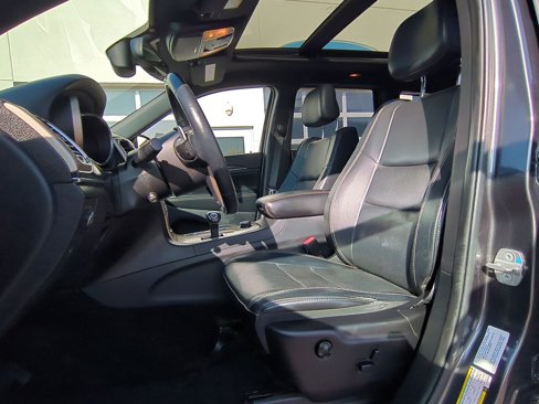 Used 2014 Jeep Grand Cherokee Limited w/ Luxury Group II image 28