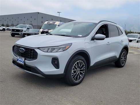 New 2025 Ford Escape SE image 3