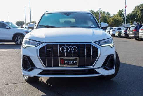 Used 2023 Audi Q3 2.0T Premium image 3