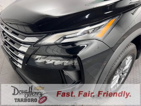 Used 2024 Nissan Rogue S image 11