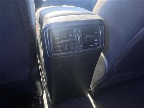 Used 2017 Nissan Rogue Sport S image 16