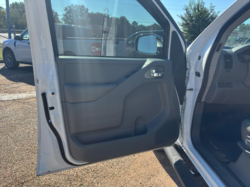 Used 2019 Nissan Frontier SL image 18