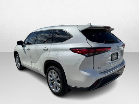 Used 2021 Toyota Highlander Limited image 7