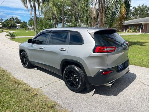 Used 2014 Jeep Cherokee Sport image 11