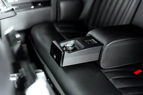 Used 2007 Rolls-Royce Phantom Sedan image 30