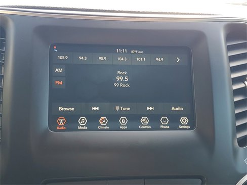 Used 2019 Jeep Cherokee Latitude w/ Cold Weather Group image 24