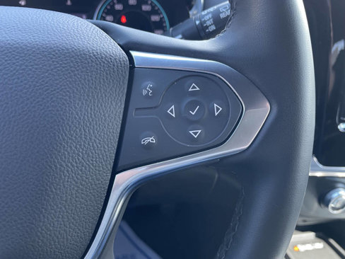 Used 2023 Chevrolet Traverse LT w/ Rear Camera Mirror Package image 20