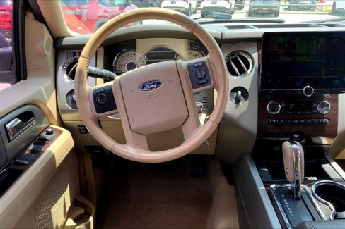 Used 2014 Ford Expedition XLT image 5