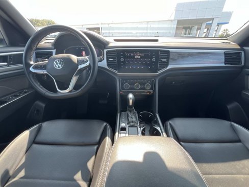 Used 2022 Volkswagen Atlas Cross Sport SE image 13