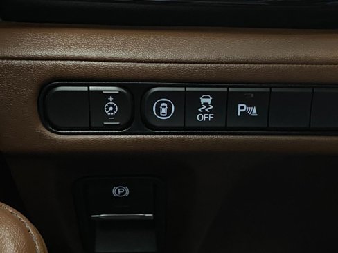 Used 2023 Acura MDX SH-AWD w/ Technology Package image 16