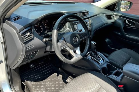 Used 2019 Nissan Rogue SV image 13