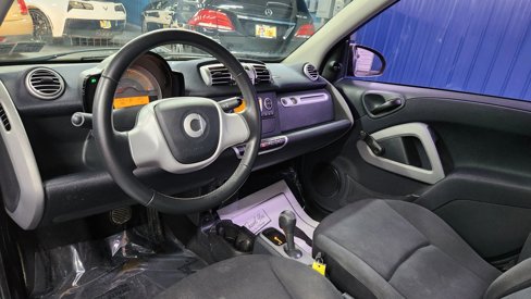 Used 2011 smart fortwo pure image 8
