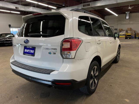 Used 2017 Subaru Forester 2.5i Premium image 5