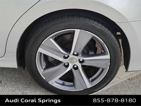 Used 2016 Lexus GS 200t image 16