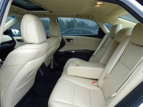 Used 2018 Toyota Avalon XLE Premium image 14