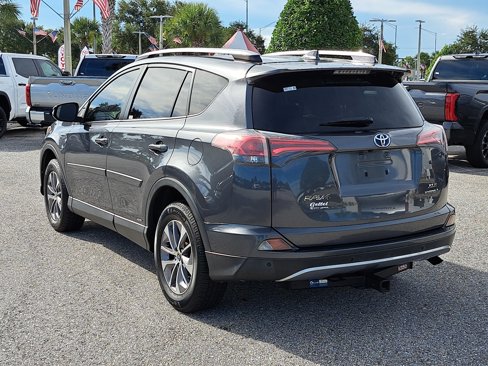 Used 2018 Toyota RAV4 XLE image 4