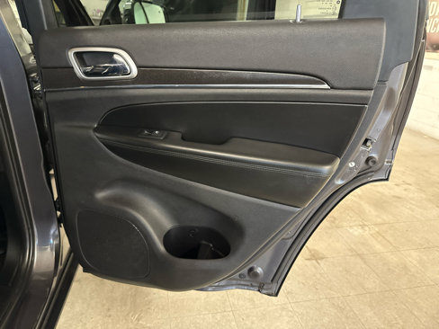 Used 2018 Jeep Grand Cherokee Limited image 45