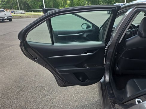 Used 2023 Toyota Camry SE image 26