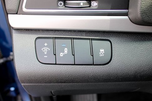 Used 2017 Hyundai Elantra Limited image 15