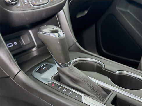 Used 2020 Chevrolet Equinox LT image 16
