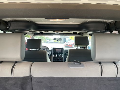 Used 2010 Jeep Wrangler Unlimited Sahara w/ Dual Top Group image 35
