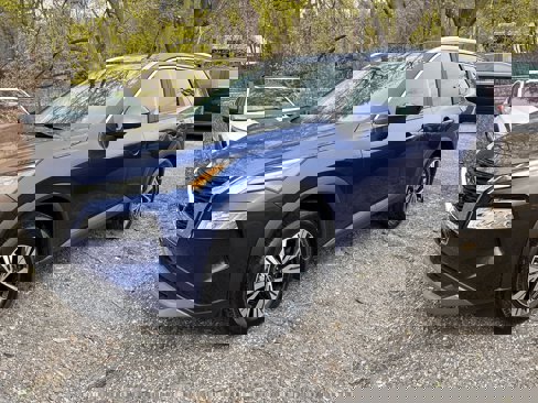 Used 2023 Nissan Rogue SV w/ SV Premium B Package image 3